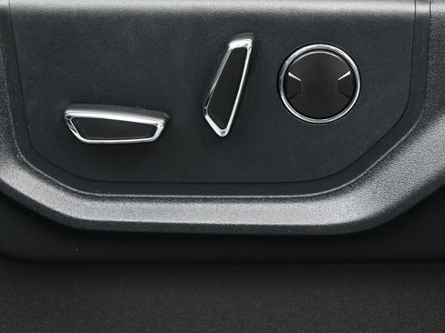 Used 2016 Ford F150 Lariat w/ Equipment Group 502A Luxury image 10