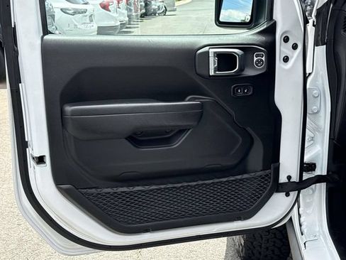 Used 2026 Jeep Wrangler Unlimited Rubicon AWD/4WD image 9