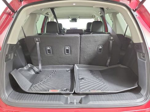 Used 2025 Honda Pilot EX-L image 10