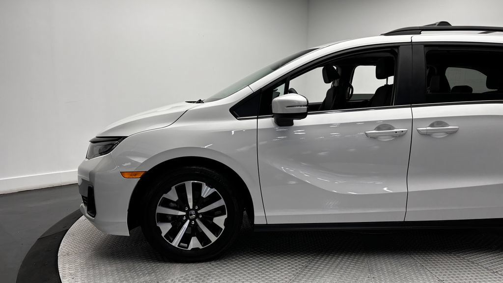 Used 2026 Honda Odyssey EX-L image 5
