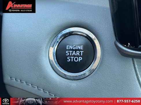 Used 2023 Toyota Highlander LE image 29