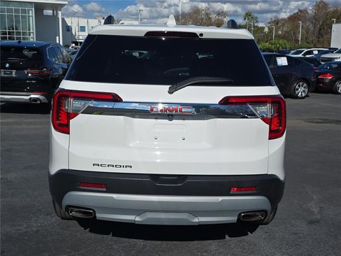 Used 2023 GMC Acadia SLT image 4