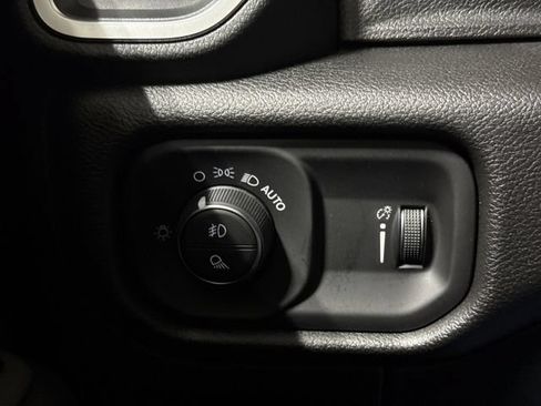 New 2026 RAM 1500 Express AWD/4WD image 18
