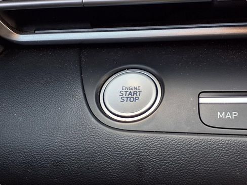 Used 2025 Hyundai Elantra SEL FWD image 8