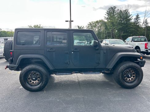 Used 2017 Jeep Wrangler Unlimited Sport w/ Quick Order Package 23S AWD/4WD image 15