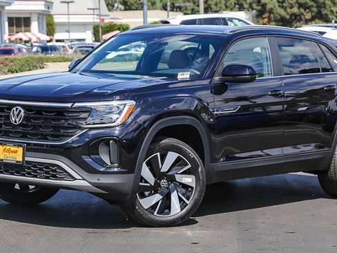 New 2026 Volkswagen Atlas Cross Sport SE FWD image 1