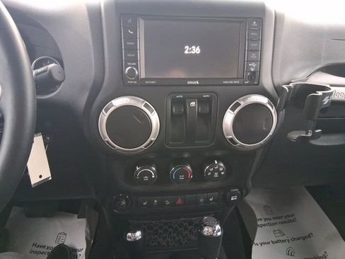 Used 2016 Jeep Wrangler Rubicon image 22