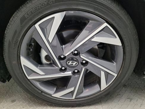 Used 2025 Hyundai Elantra SEL FWD image 31
