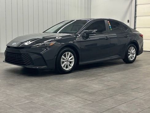 Used 2026 Toyota Camry LE w/ Convenience Package image 5