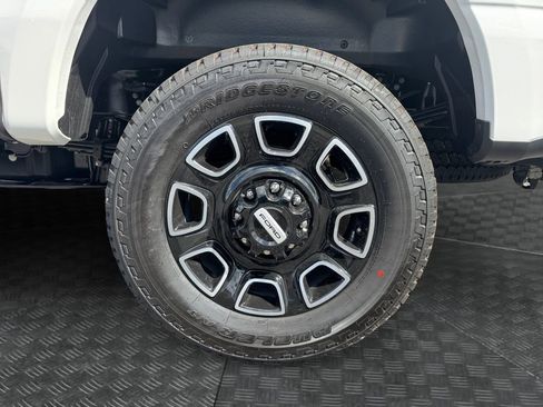 New 2026 Ford F250 Platinum image 17