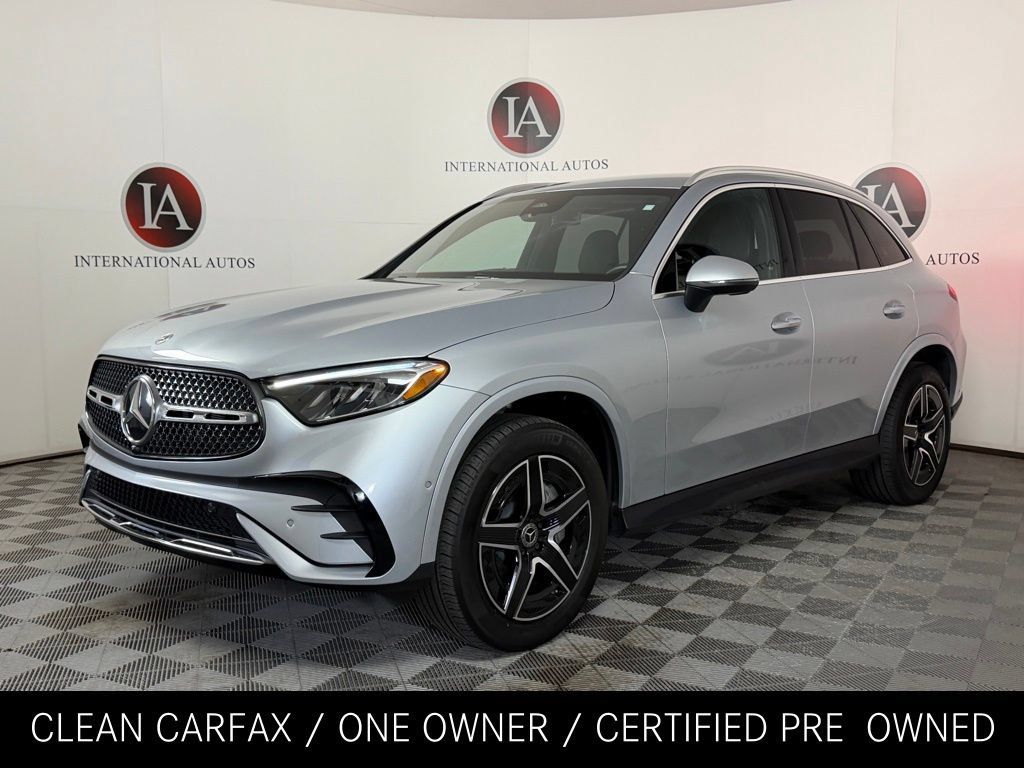 Used 2025 Mercedes-Benz GLC 300 4MATIC image 3