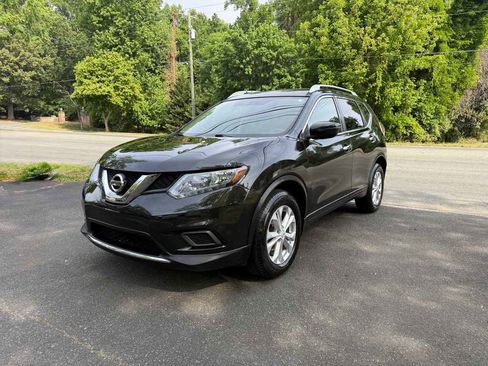 Used 2016 Nissan Rogue SV FWD image 1