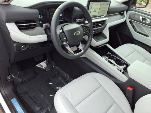 New 2025 Ford Explorer Platinum w/ Ultimate Package image 4