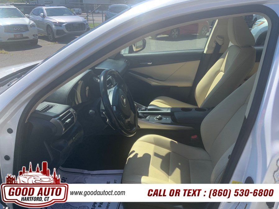 Used 2016 Lexus IS 300 AWD w/ Navigation System Package image 10