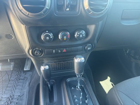 Used 2018 Jeep Wrangler Unlimited Sport AWD/4WD image 27