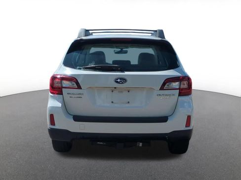Used 2017 Subaru Outback 2.5i AWD/4WD image 5