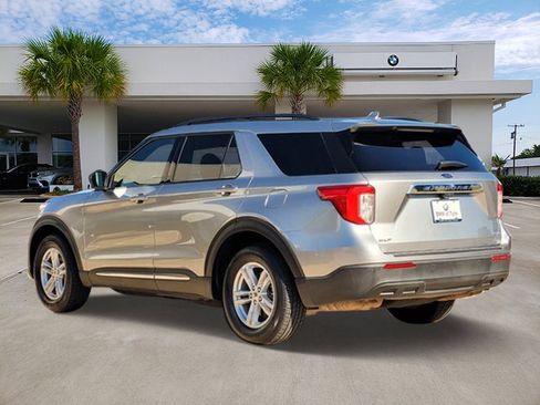 Used 2020 Ford Explorer XLT image 6