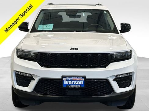 Used 2023 Jeep Grand Cherokee Limited w/ Luxury Tech Group II AWD/4WD image 2