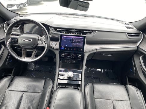 Used 2021 Jeep Grand Cherokee L Overland w/ Luxury Tech Group IV AWD/4WD image 24