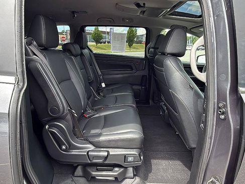 Used 2023 Honda Odyssey Touring image 19