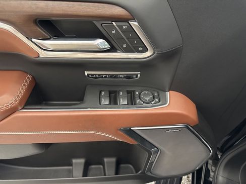Used 2025 GMC Sierra 1500 Denali Ultimate image 19