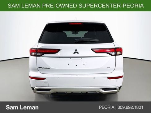 Used 2024 Mitsubishi Outlander SE image 6