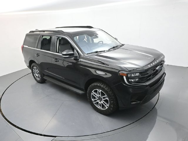 Used 2025 Ford Expedition Active AWD/4WD image 38