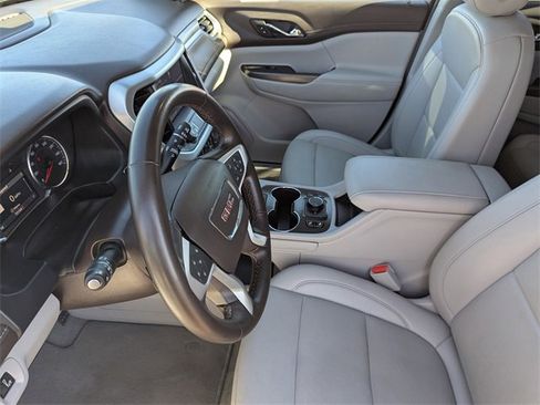 Used 2023 GMC Acadia SLT image 22