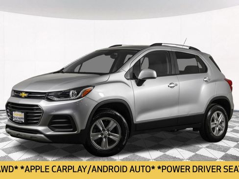 Used 2022 Chevrolet Trax LT w/ LT Convenience Package image 2