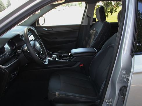 Used 2023 Jeep Grand Cherokee L Laredo w/ Luxury Tech Group I image 18