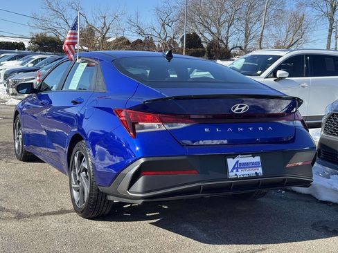 Certified 2025 Hyundai Elantra Sport image 7