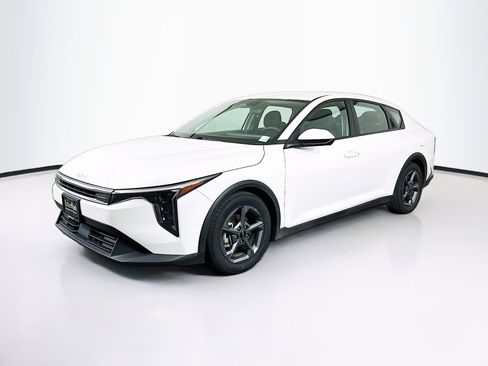 Used 2025 Kia K4 FWD image 3