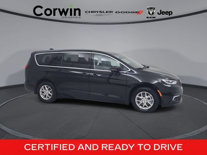 Certified 2024 Chrysler Pacifica Touring-L