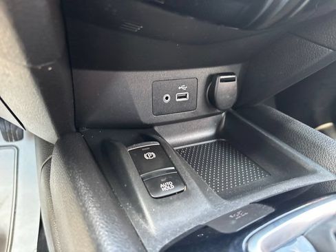Used 2019 Nissan Rogue Sport SV w/ Technology Package FWD image 31