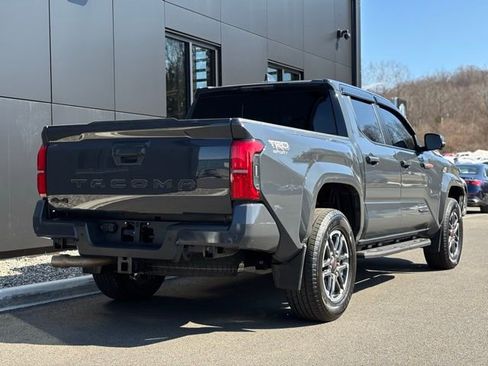 Used 2024 Toyota Tacoma TRD Sport w/ TRD Sport Premium Package image 7