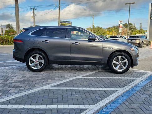 Used 2017 Jaguar F-PACE Prestige image 6
