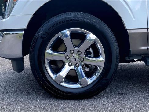 Used 2022 Ford F150 Lariat w/ Equipment Group 502A High AWD/4WD image 11
