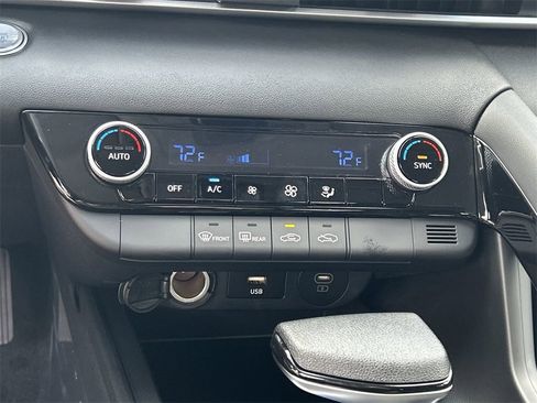 New 2026 Hyundai Elantra Blue image 23