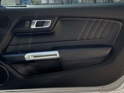 Used 2022 Ford Mustang GT Premium image 18