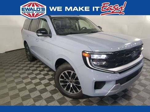Used 2025 Ford Expedition Platinum AWD/4WD image 1