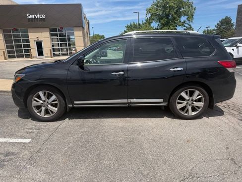 Used 2016 Nissan Pathfinder Platinum AWD/4WD image 1