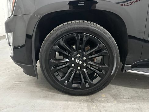 Used 2019 Cadillac Escalade ESV Luxury AWD/4WD image 65