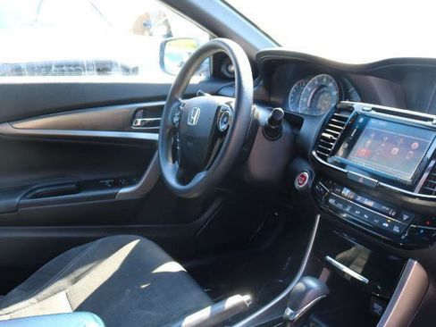 Used 2017 Honda Accord EX image 16