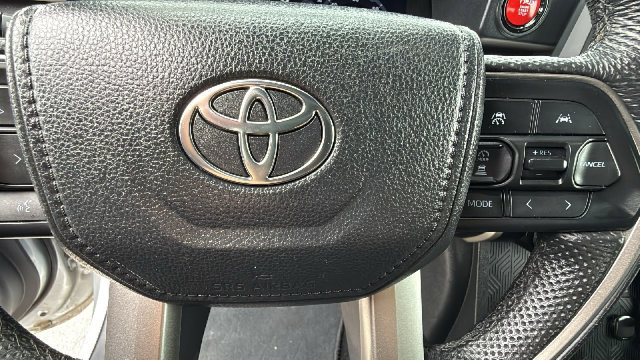 Used 2024 Toyota Tacoma TRD Off-Road AWD/4WD image 20