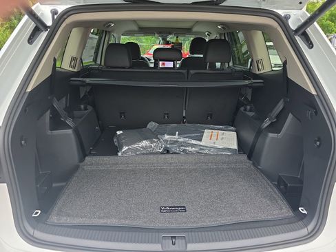 New 2026 Volkswagen Atlas Peak Edition AWD/4WD image 8