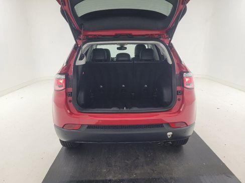 Used 2018 Jeep Compass Limited w/ Navigation Group AWD/4WD image 29