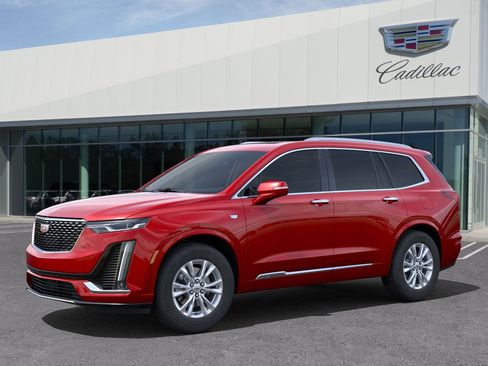 Used 2025 Cadillac XT6 Luxury image 3