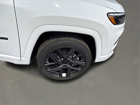 New 2025 Jeep Compass Limited w/ High Altitude Package image 9