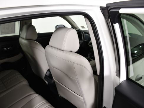 Certified 2025 Honda HR-V EX-L image 44