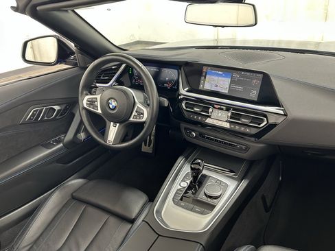 Used 2023 BMW Z4 M40i w/ Premium Package image 11
